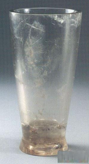 Кристална чаша от Периода на воюващите държави.