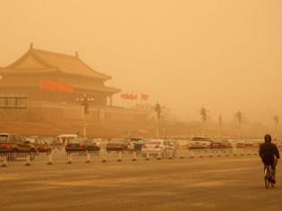 Пясъчна буря ударя Пекин.