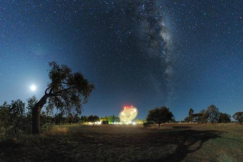 64-метровият радиотелескоп "Parkes" на CSIRO, Австралия